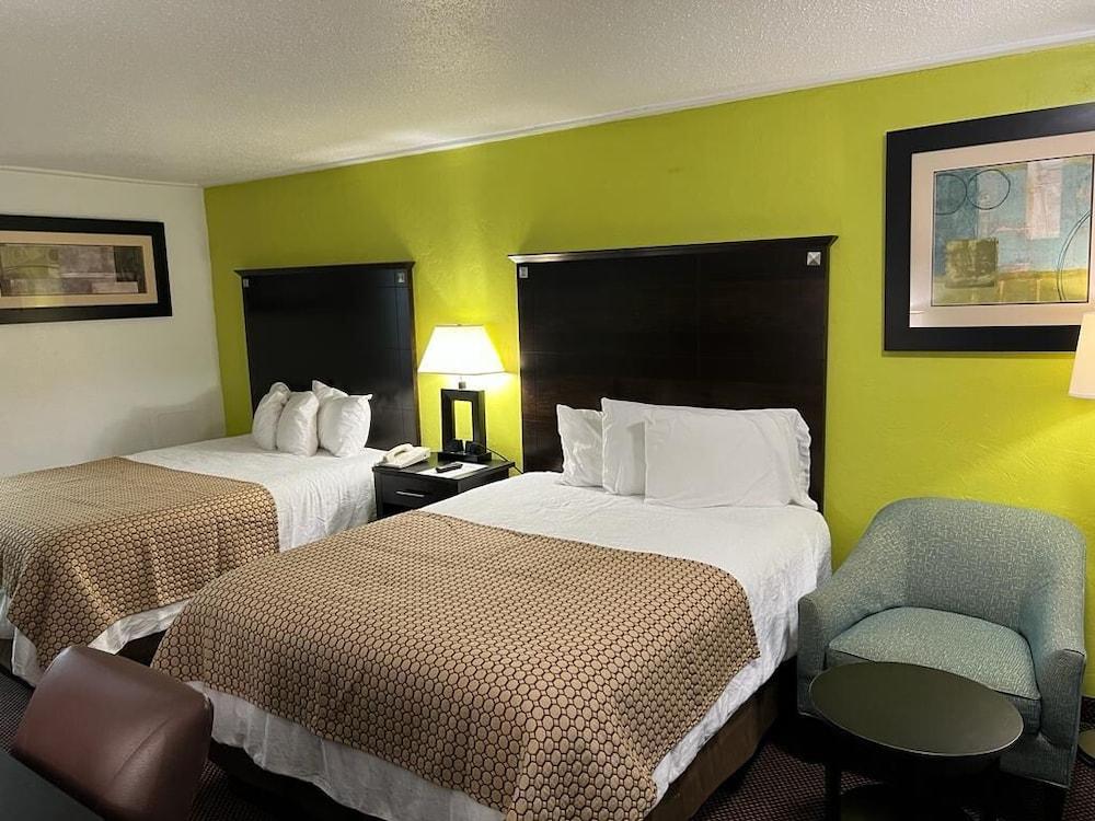 Driftwood Inn photo 11