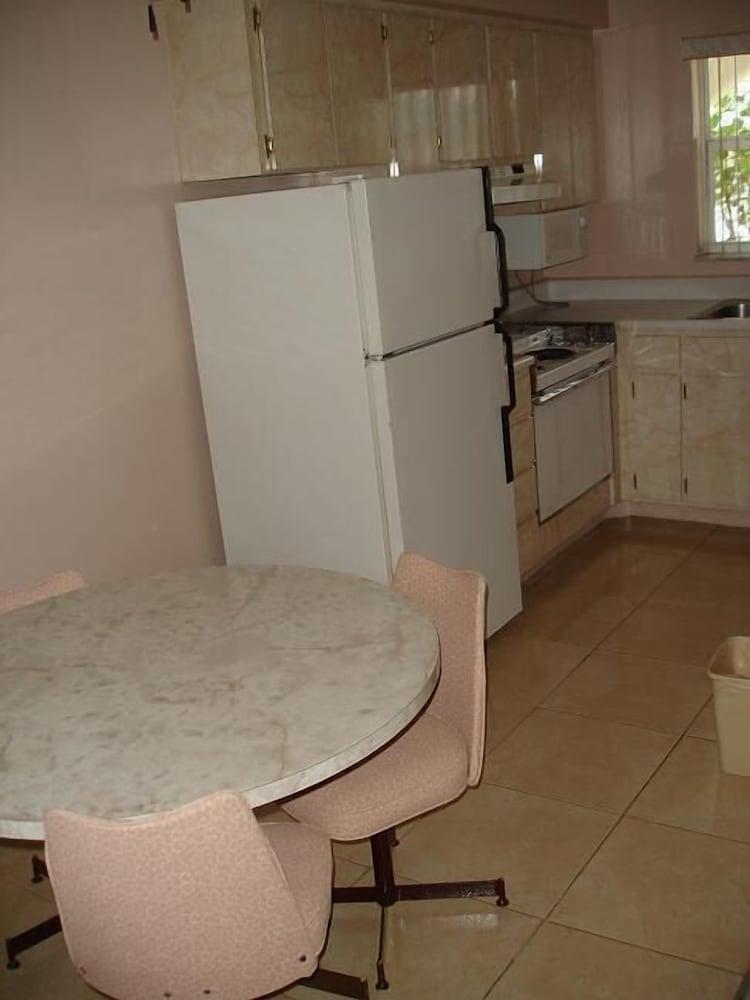 Belleair Village Motel photo 4