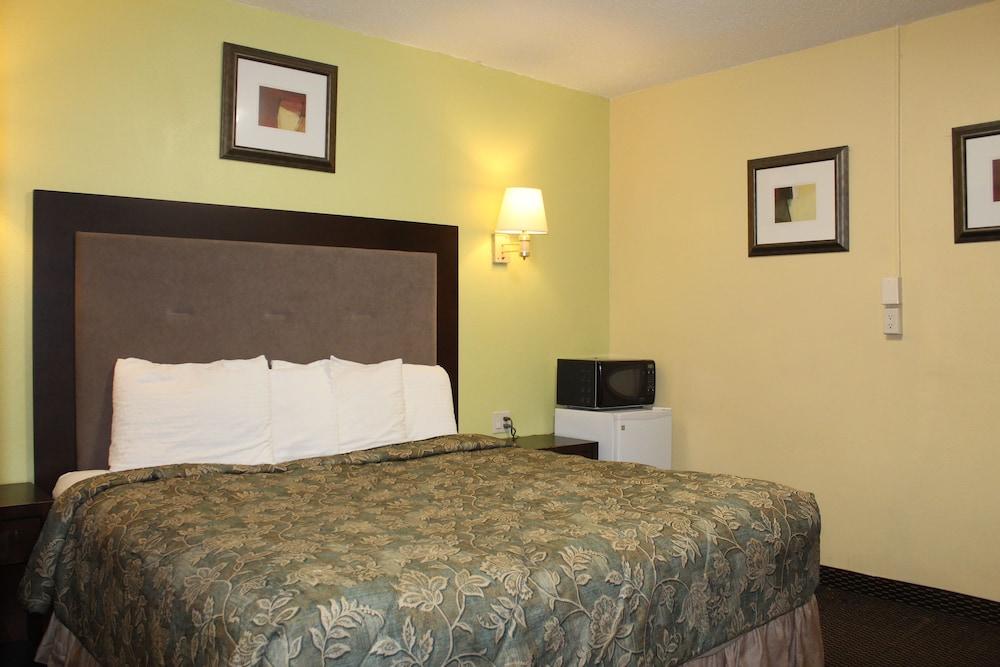 Double N Motel photo 9