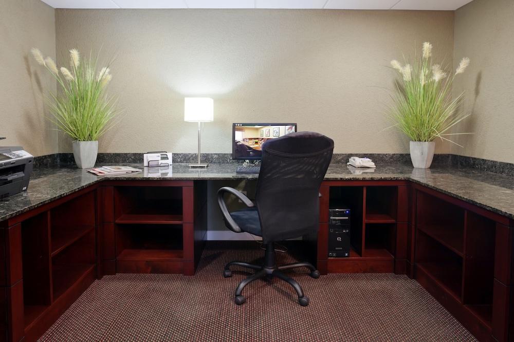 Holiday Inn Express Hotel & Stes Port Clinton-Catawba Island by IHG photo 67