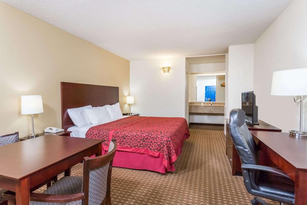 Days Inn by Wyndham Reidsville photo 6