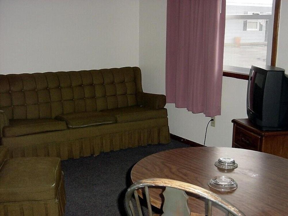 Double A Motel photo 46