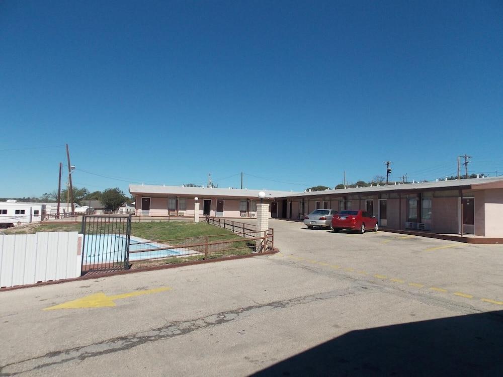Holiday Host Motel photo 14
