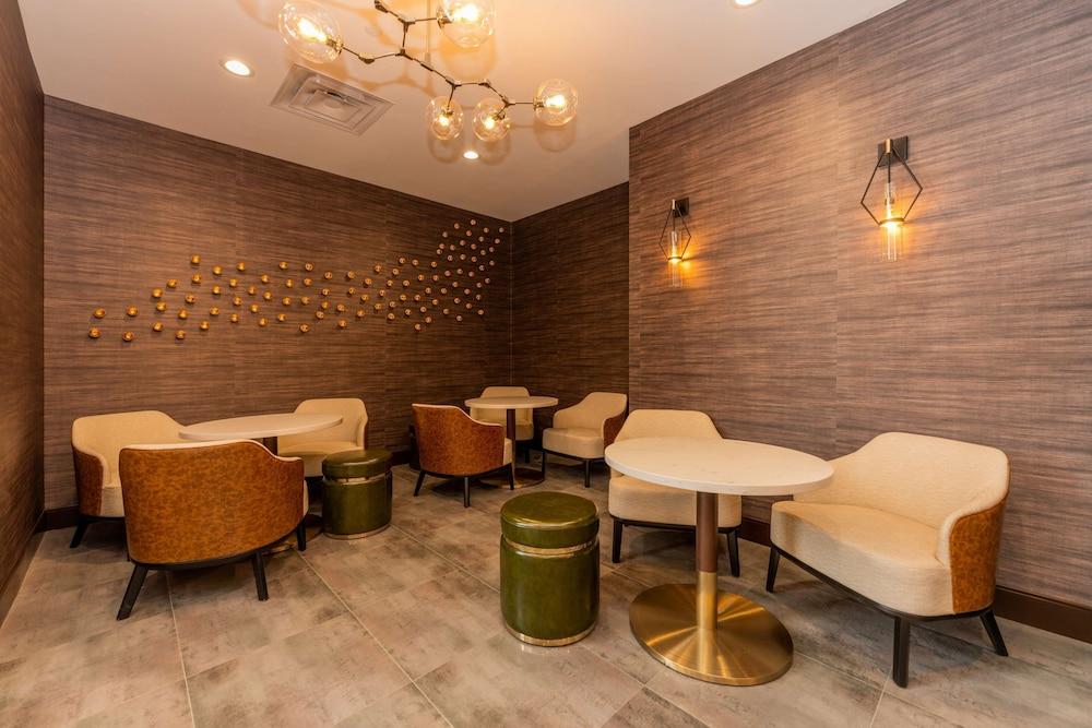 Hampton Inn & Suites Houston Sugar Land photo 64