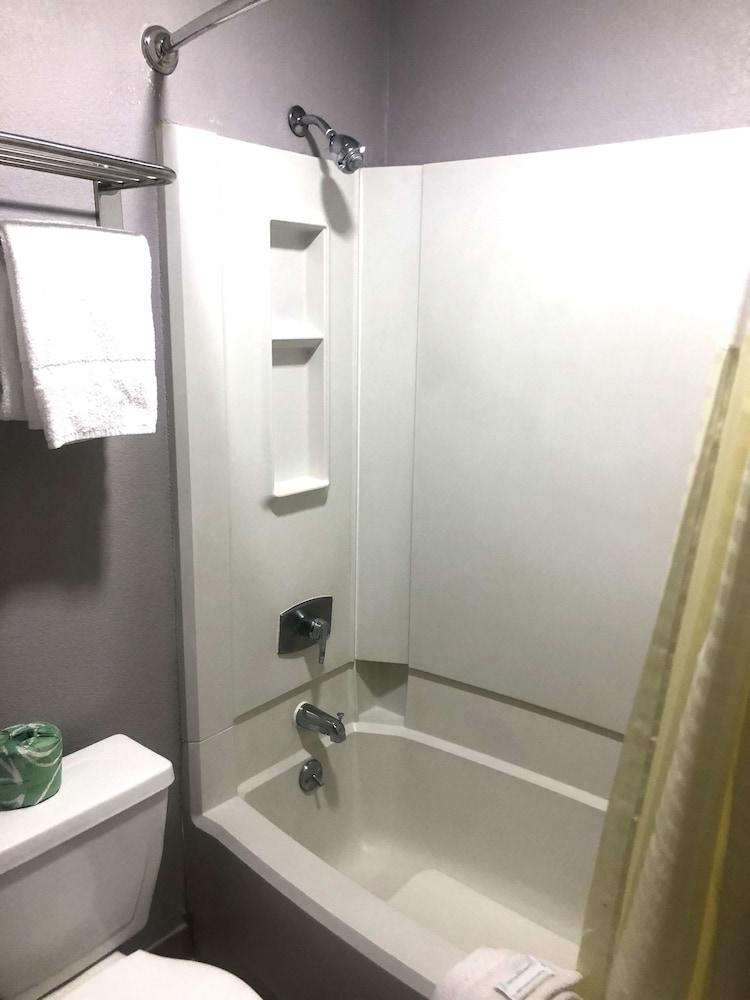 Americas Best Value Inn Brinkley photo 15