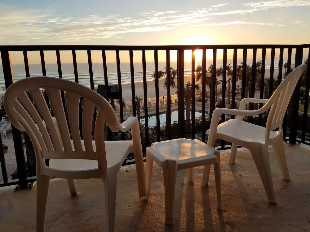 Nautilus Inn photo 54