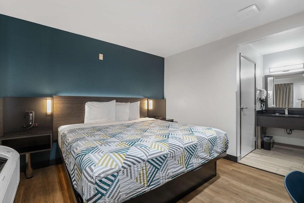 Studio 6 Suites Escondido, CA photo 5