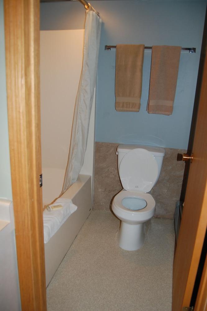 Northwoods Inn LLC photo 23