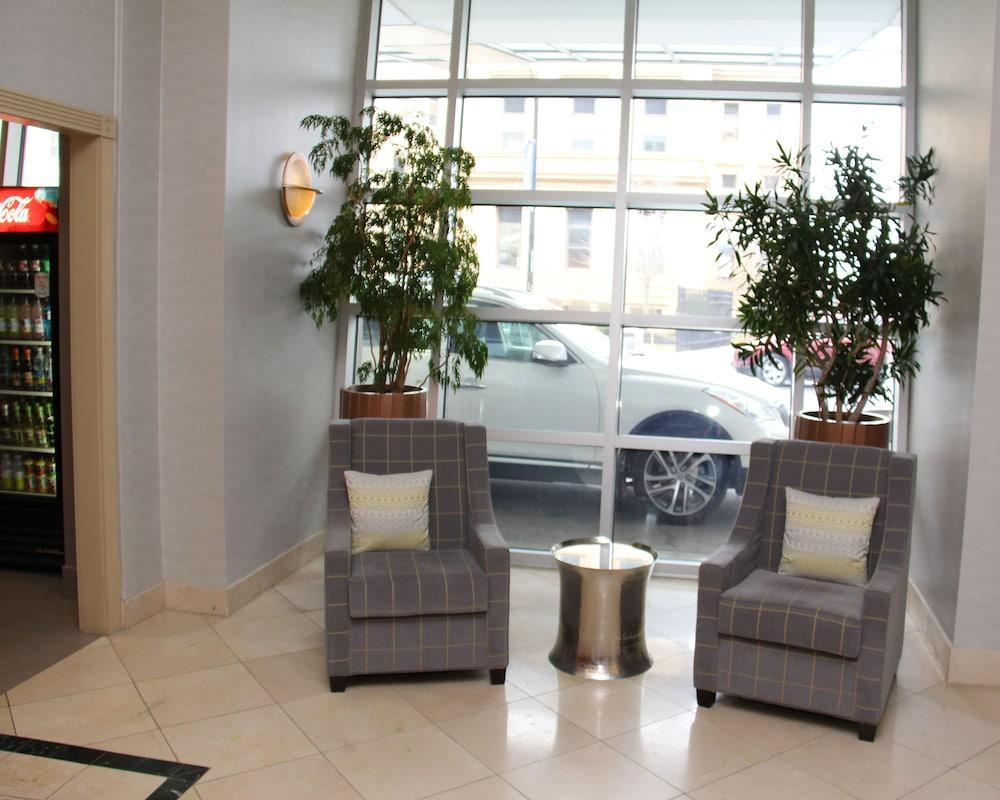 Wyndham Garden Buffalo Downtown photo 7
