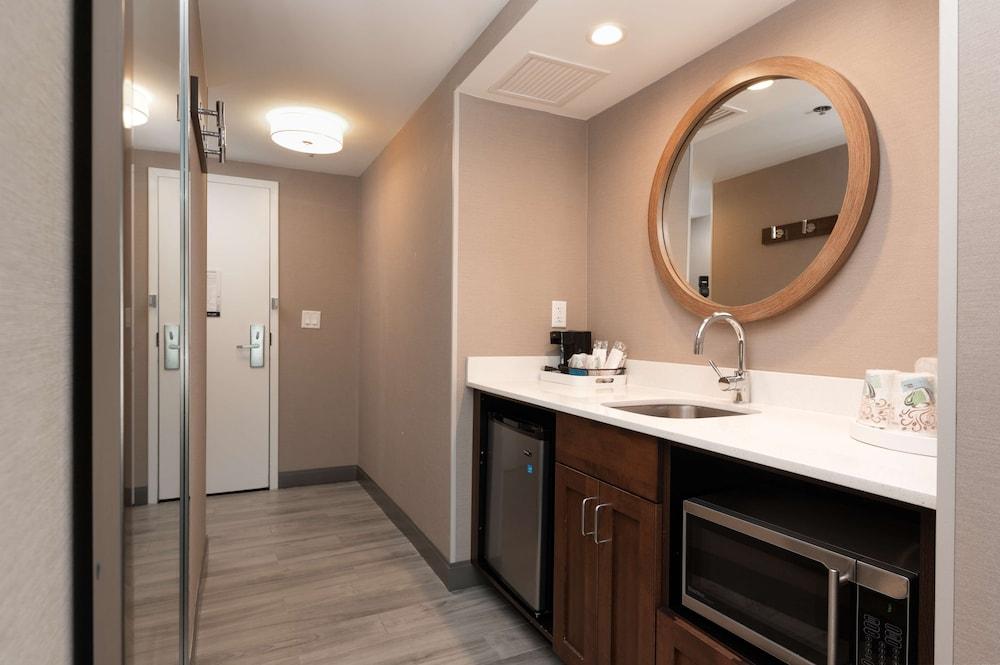 Hampton Inn & Suites Arlington Crystal City DCA photo 12