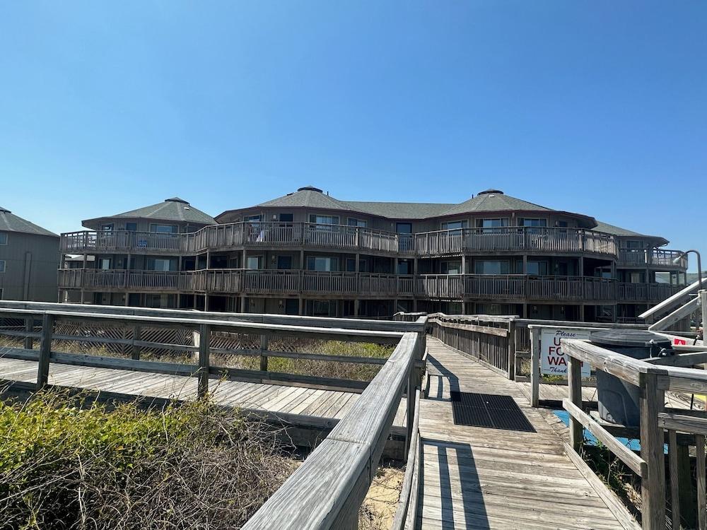 Outer Banks Beach Club photo 50