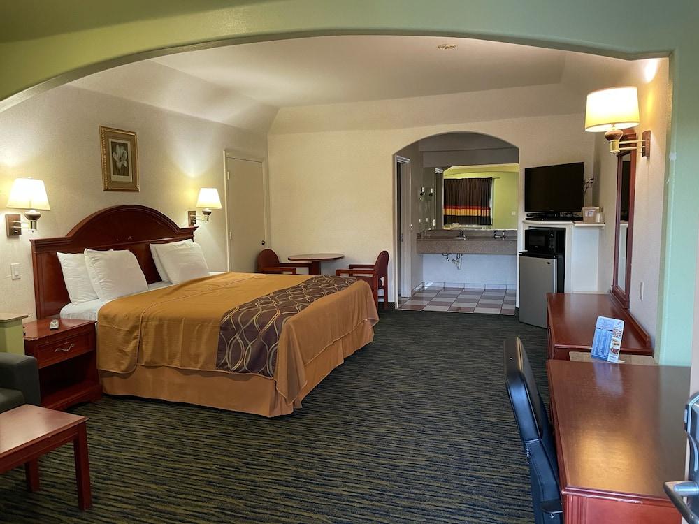 Executive Inn And Suites photo 6
