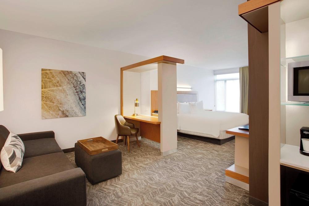 Springhill Suites Marriott Airport photo 6