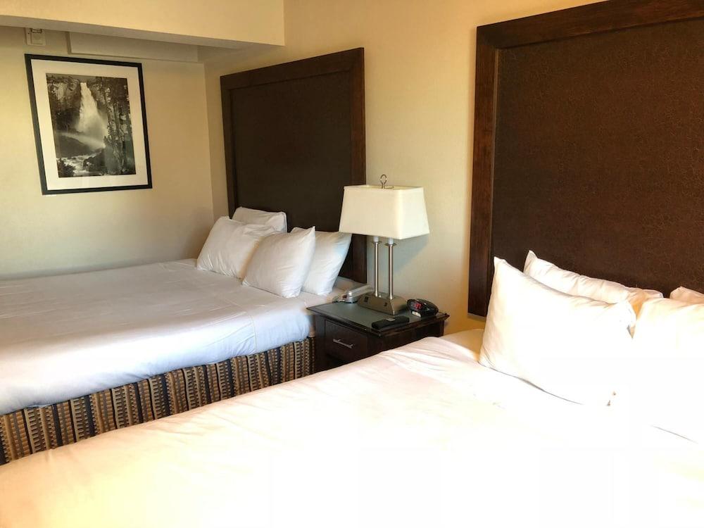District Hotel by OYO Portland Convention Center photo 23