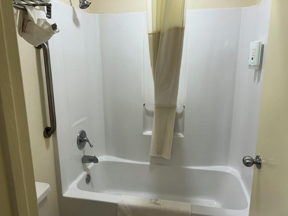 Quality Inn Cordele photo 41