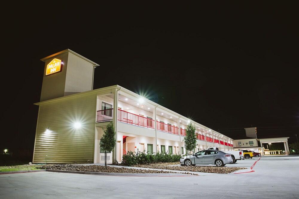 Palace Inn 290 & Jones Rd photo 38
