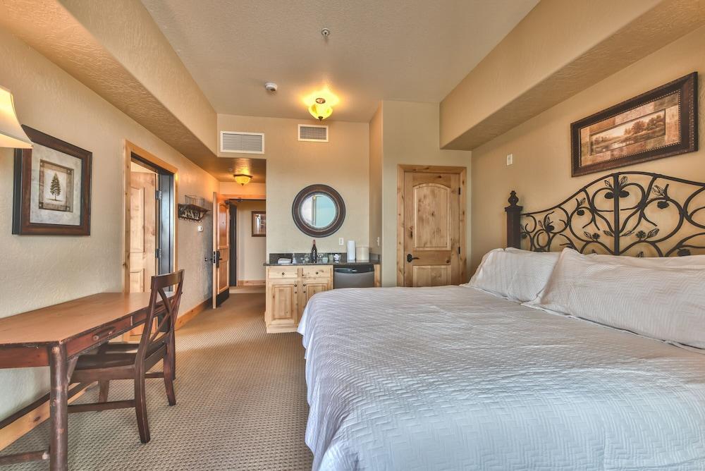 Silverado Lodge photo 61