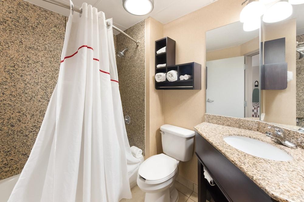 Red Roof Inn & Suites Columbus - West Broad photo 10
