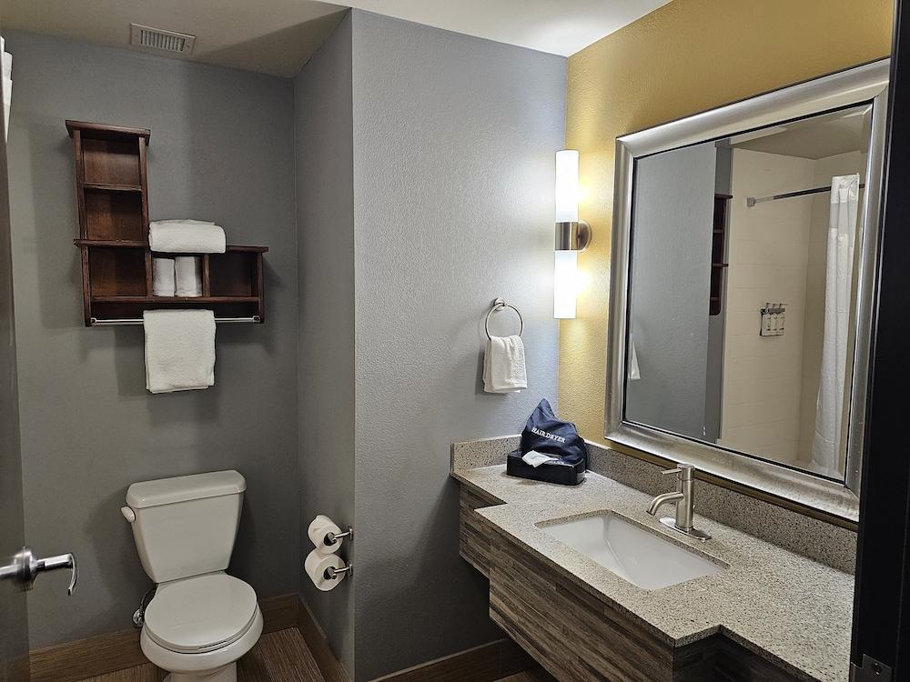 Holiday Inn Express & Suites Perry-National Fairground Area #34 by IHG photo 47