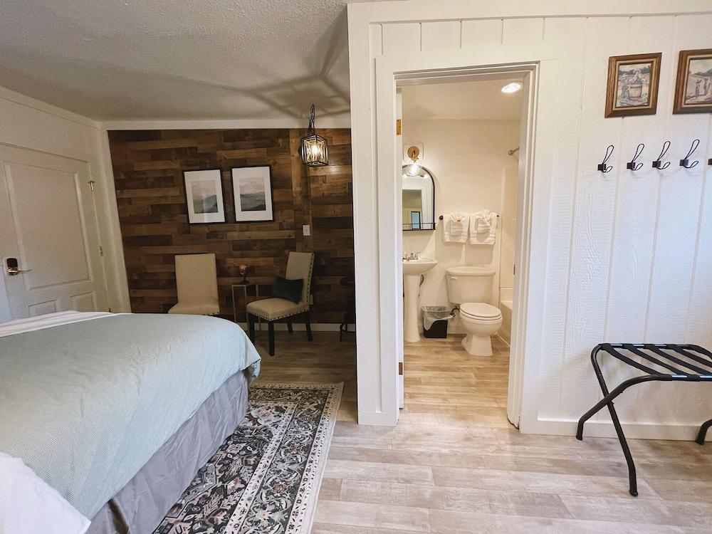 Emerald Valley Inn photo 16