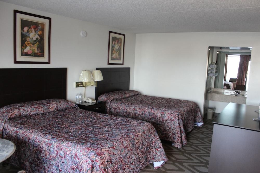 Tourway Inn photo 36