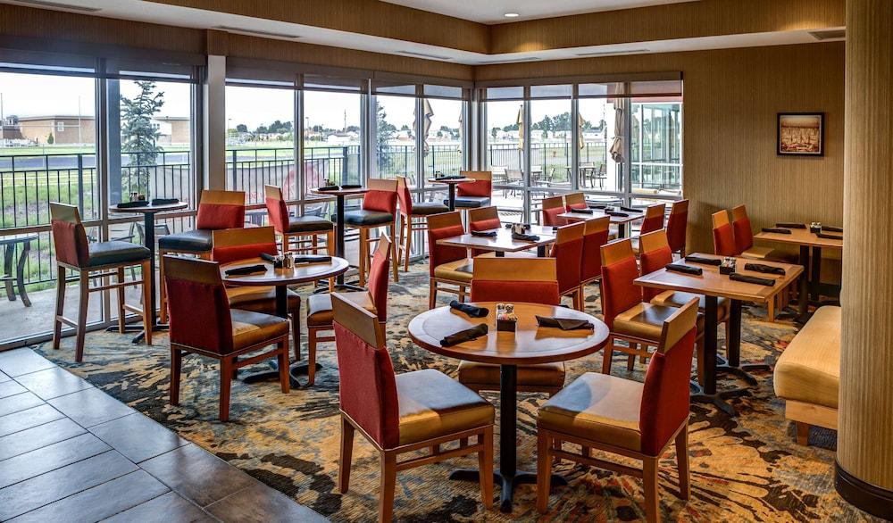 DoubleTree by Hilton West Fargo Sanford Medical Center Area photo 31