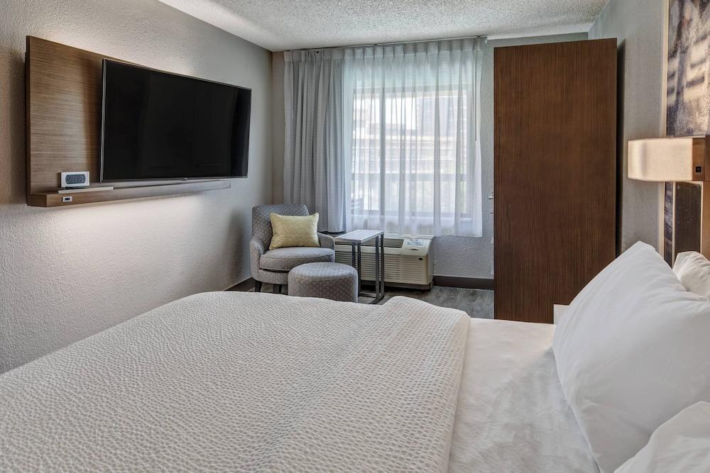 Courtyard By Marriott Vanderbilt-West End photo 14