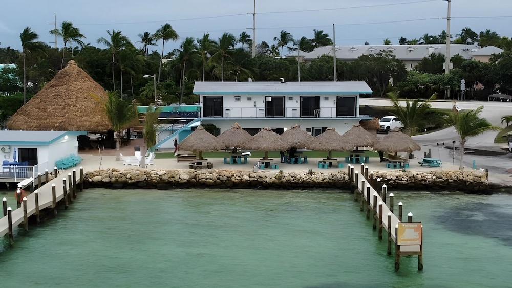 Edgewater Lodge photo 65