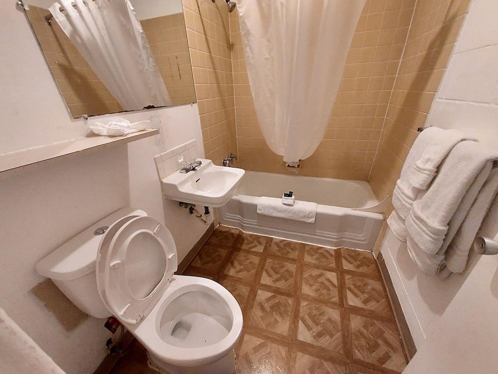 Royal Inn photo 10
