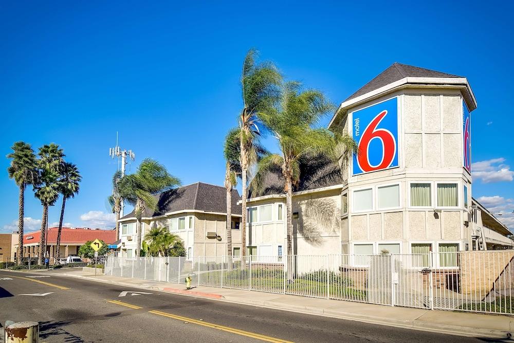 Motel 6 Riverside, CA - South photo 1