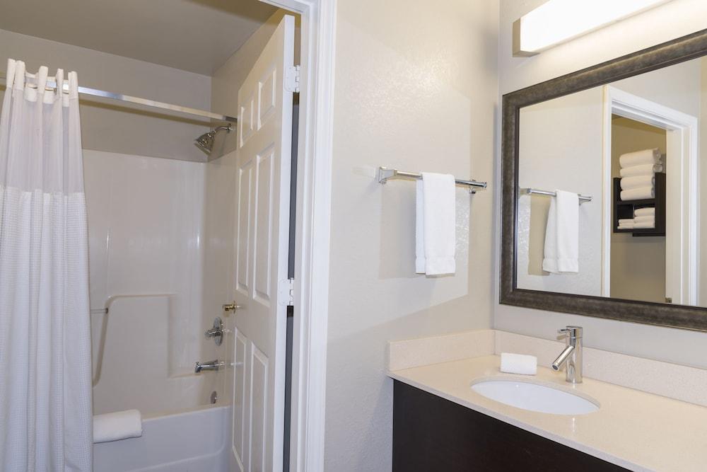 Staybridge Suites Chicago-Oakbrook Terrace by IHG photo 17