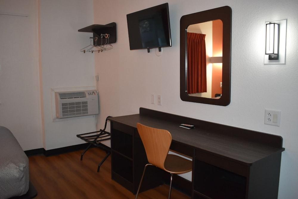 Motel 6 Springfield, IL photo 9