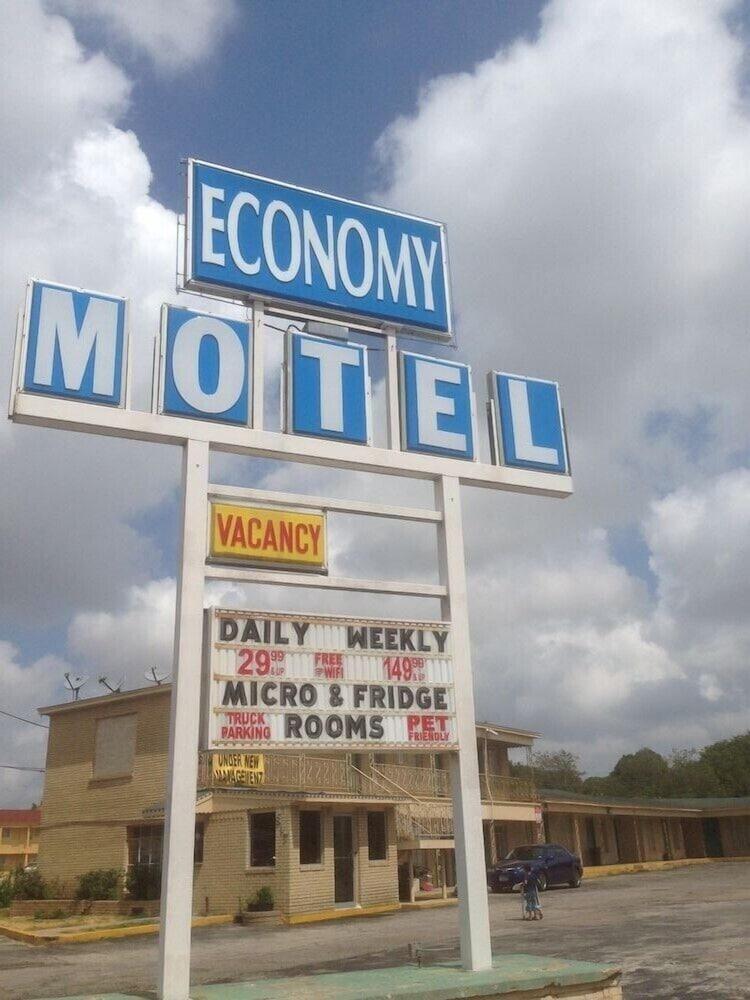 Economy Motel photo 1