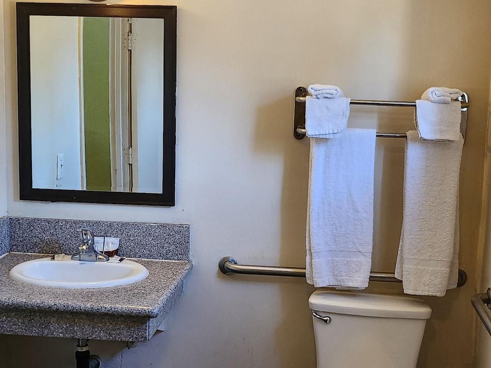 Vince's Motel Inc. photo 25