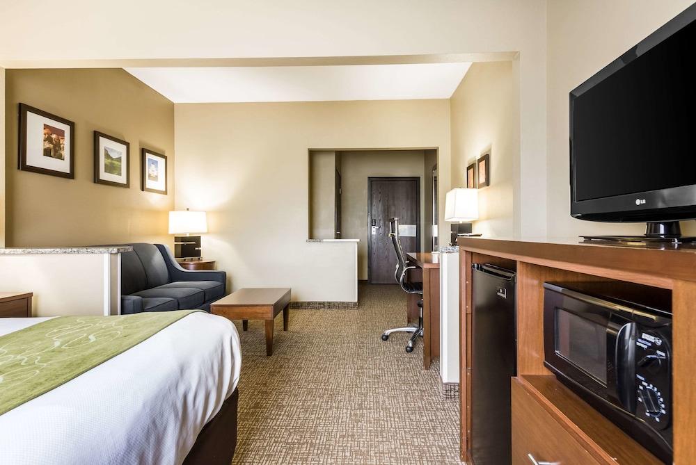 Comfort Suites Sioux Falls Mall District photo 21