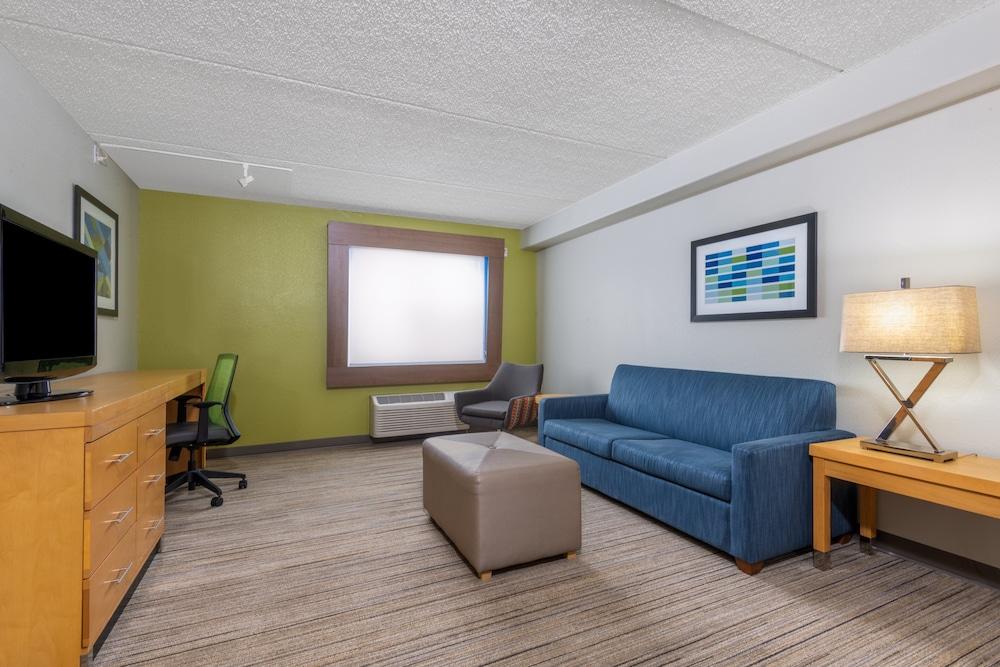 Holiday Inn Express & Suites Wheat Ridge-Denver West by IHG photo 45