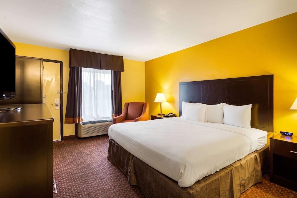 Quality Inn Indianola photo 26