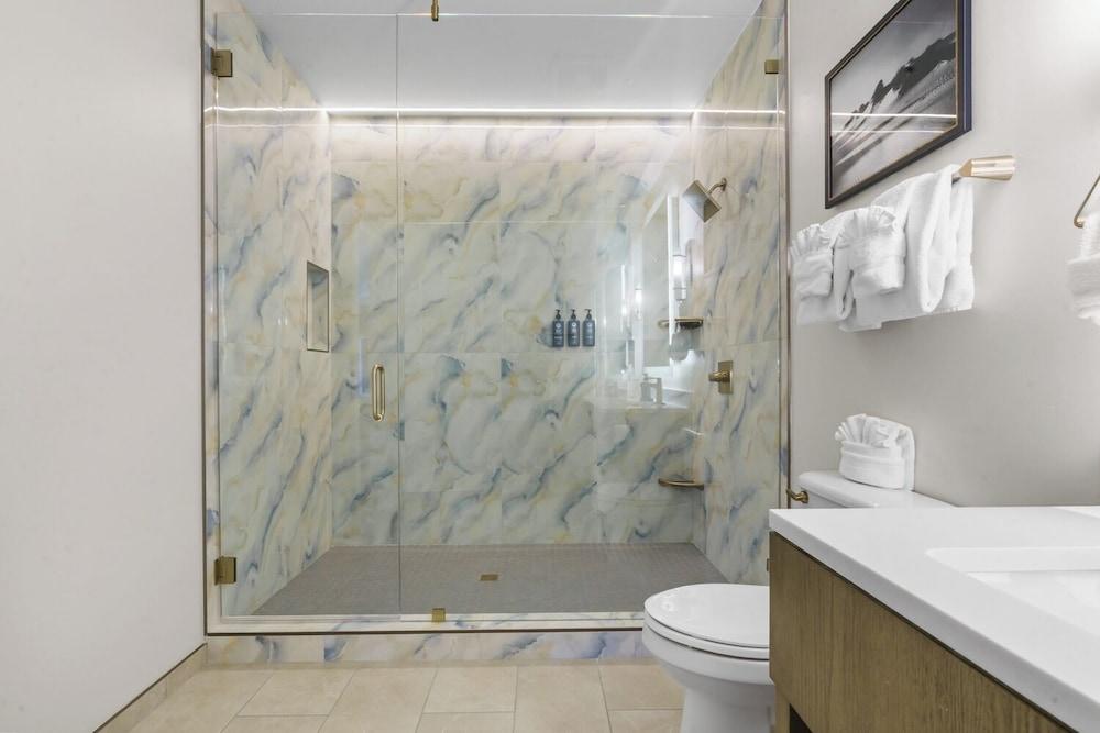 Harbor Suites at Harborwalk Village photo 89