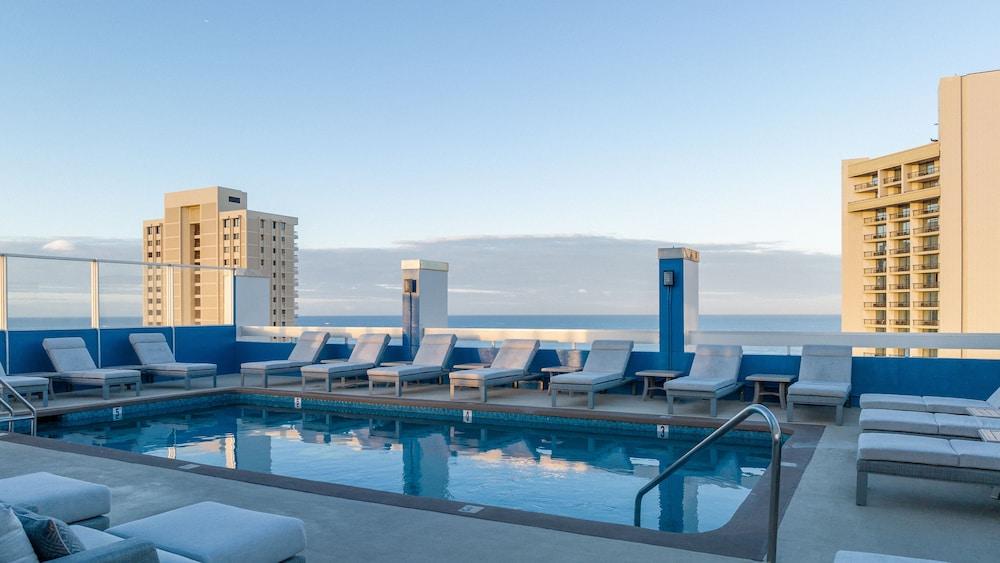 Pacific Monarch Hotel photo 37