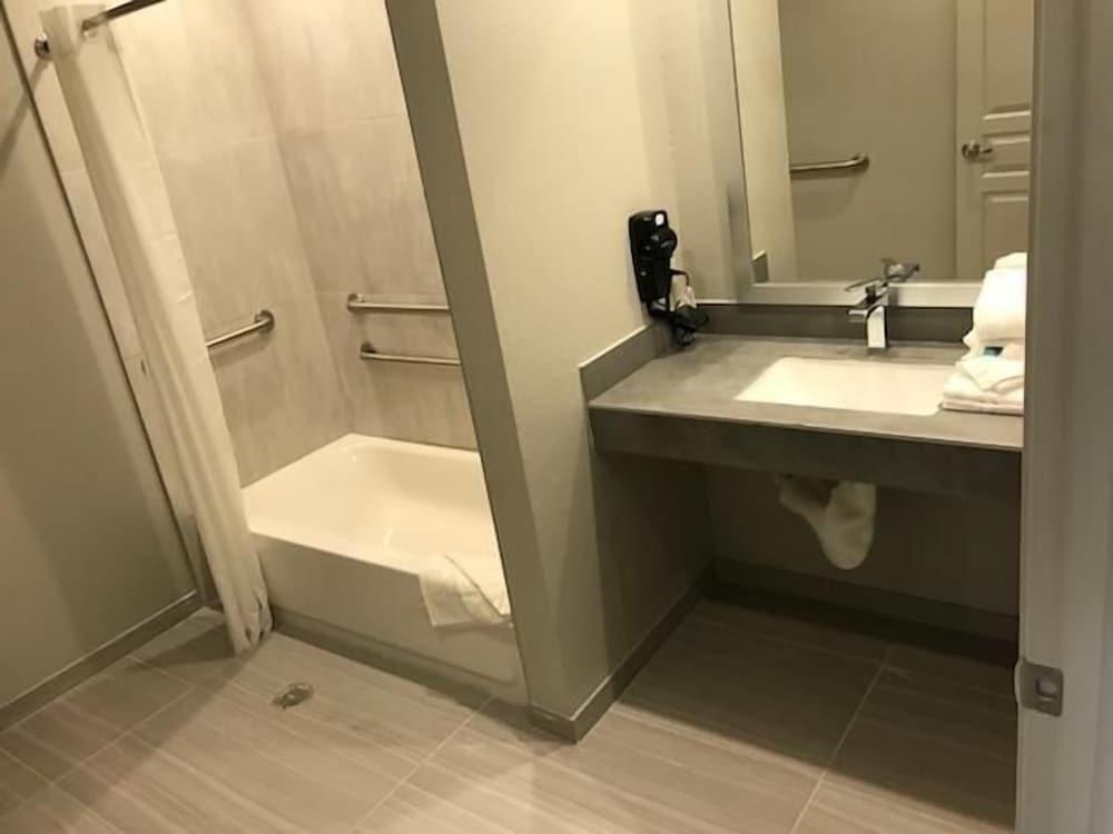 Crystal Inn - Sugar Land photo 14