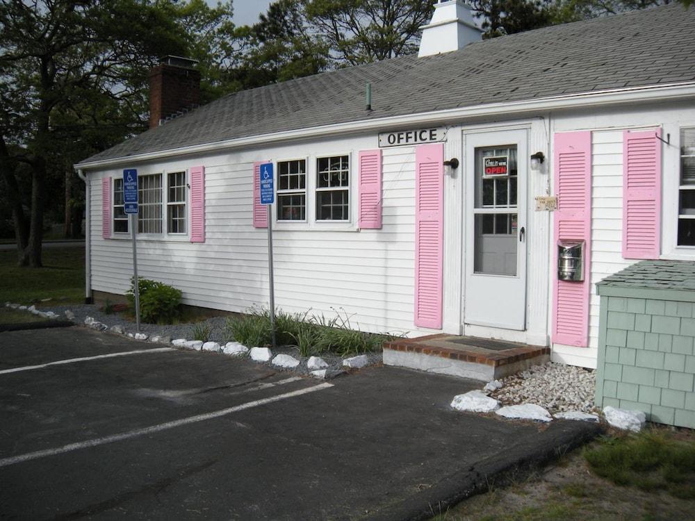 Bass River Motel photo 20