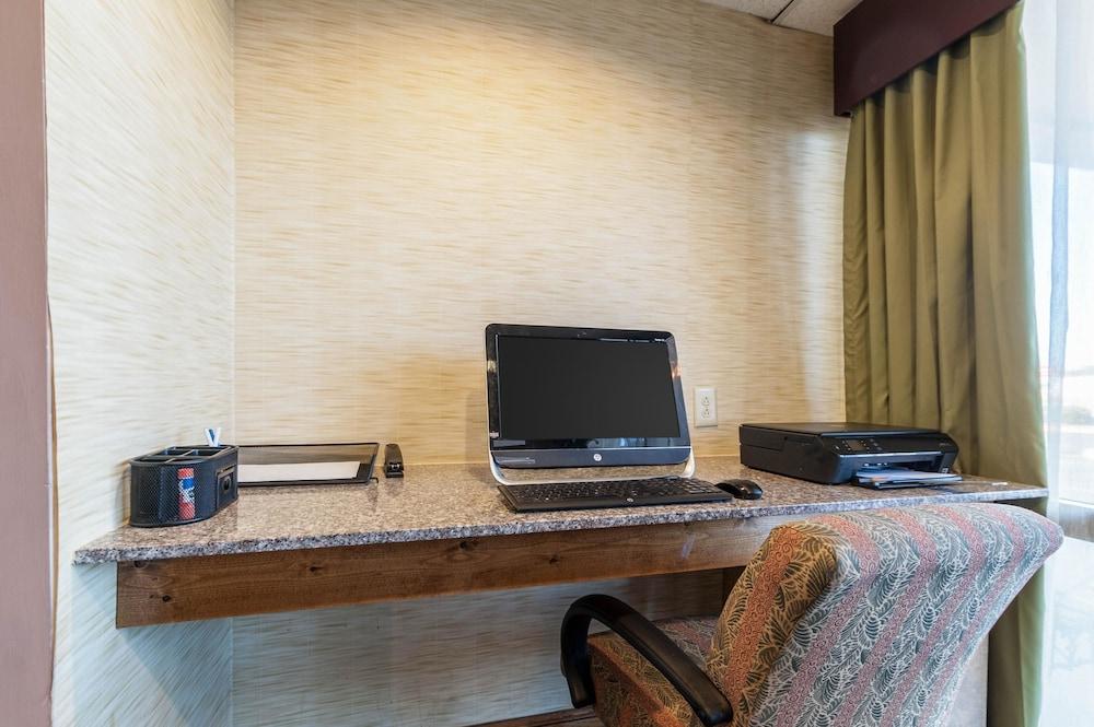 Quality Inn Clarksdale photo 24