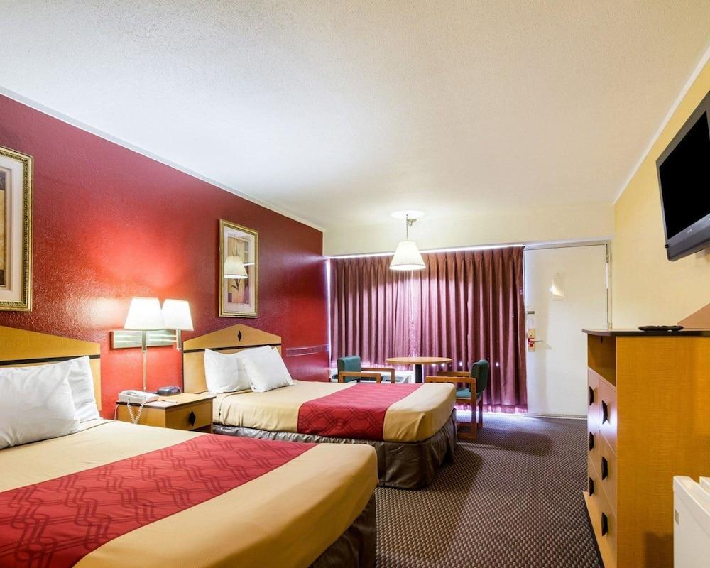 Meadow Acres Inn photo 13