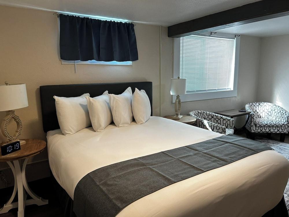 Lamplighter Cabins & Suites photo 28