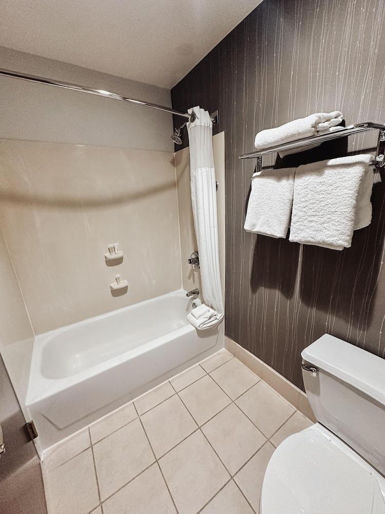 Country Inn & Suites by Radisson, Columbus-Edinburgh photo 13