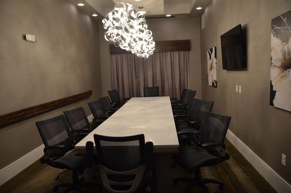 Holiday Inn Express Hotel & Suites Albany by IHG photo 42