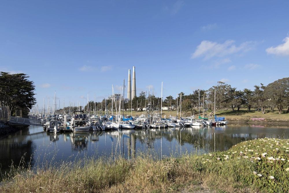 Inn At Moss Landing Point photo 50