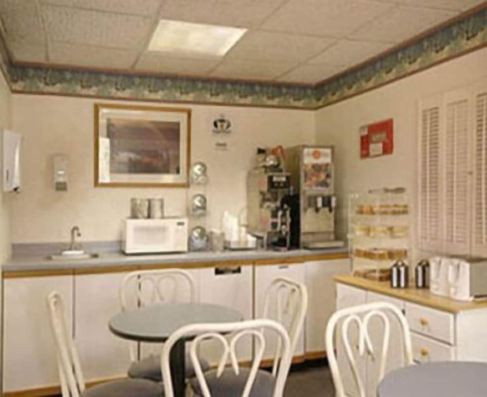 Aspen Inn photo 4