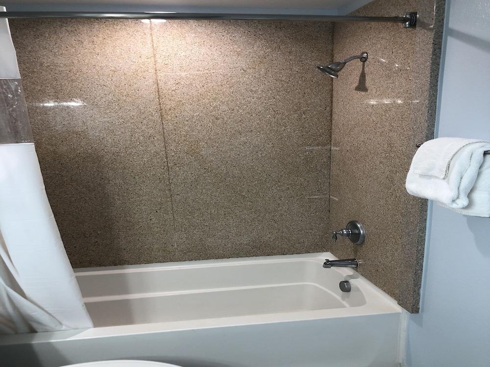 Beachgate Condo Suites And Hotel 512a 1 Bedroom Condo photo 6