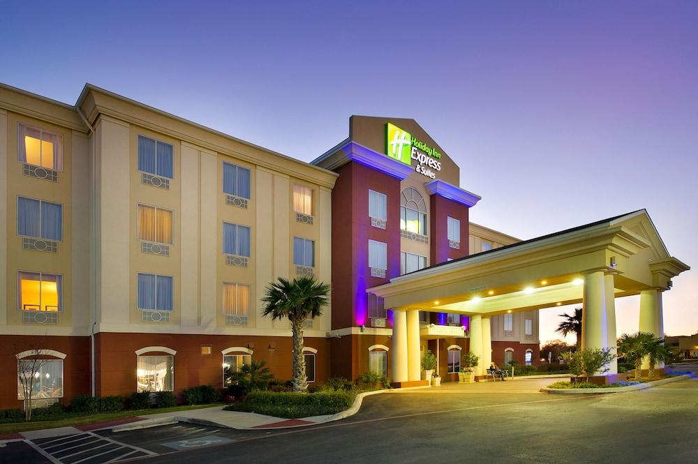 Holiday Inn Express Hotel & Suites Uvalde by IHG photo 42